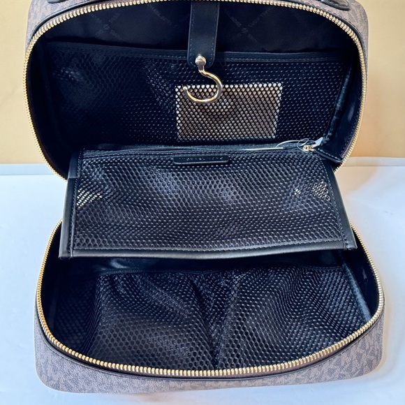 Michael Kors Jet Set Travel Large Hanging Toiletry Case Travel Pouch MK Brown - Picture 7 of 12